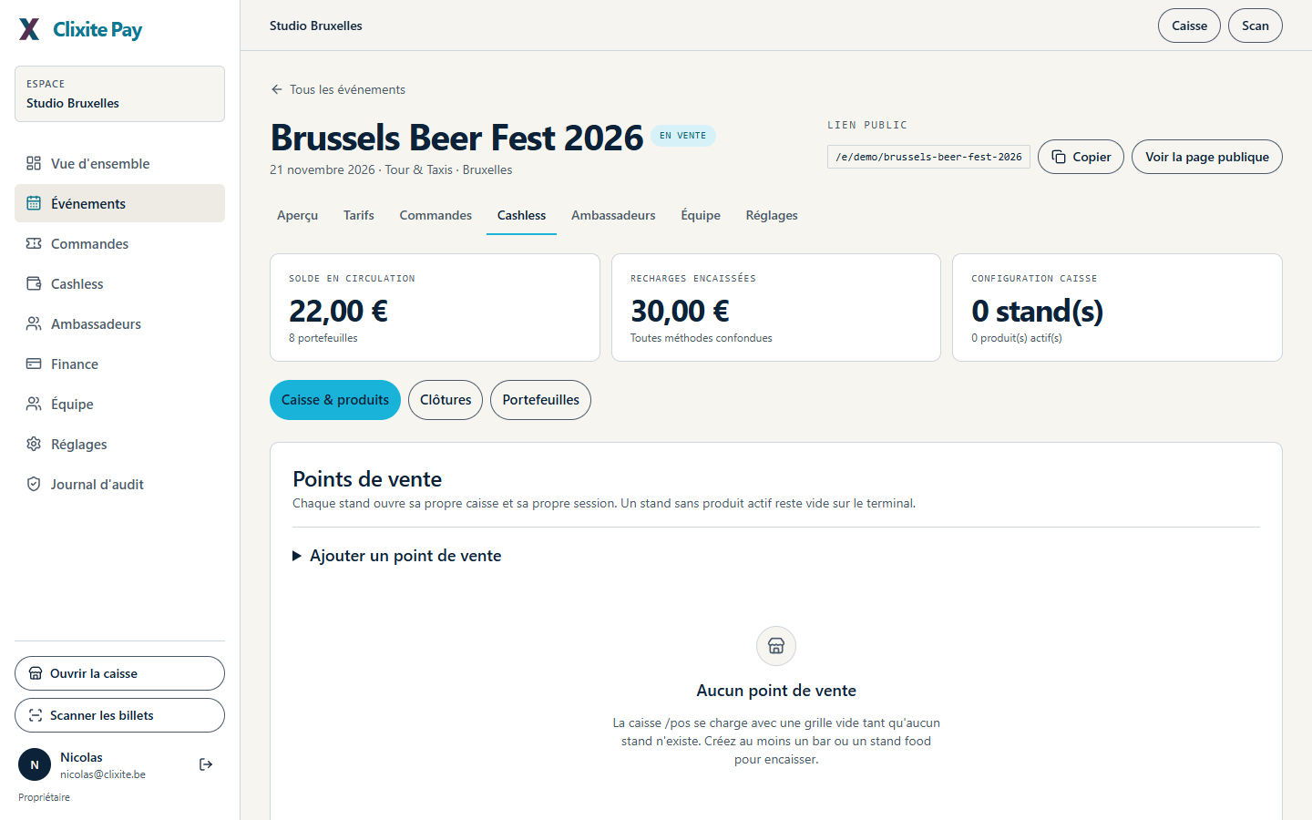 Écran de configuration cashless avec stands et produits